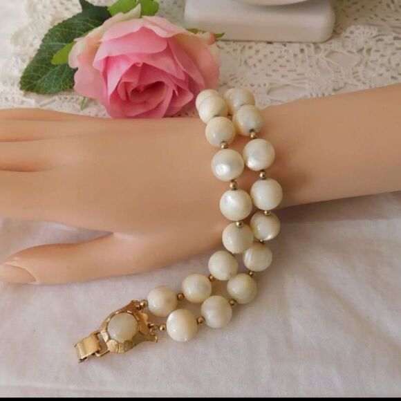 Napier Mother of Pearl Beaded Double Strand Vintage Bracelet - Picture 2 of 6